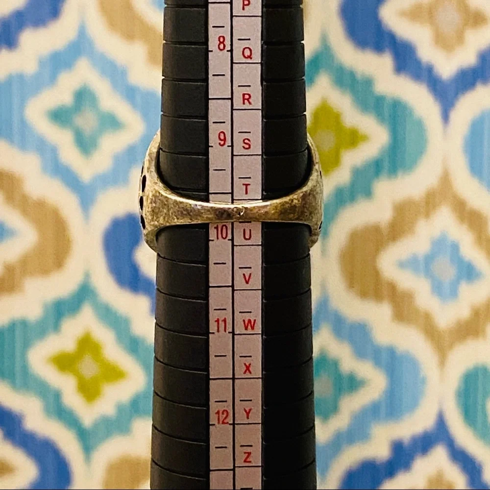 Vintage honeycomb band ring (size 9.5)
